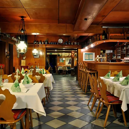 Hotel Zum Backer Udenhain