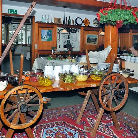 Zum Baecker Отель