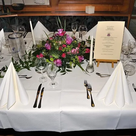 Zum Baecker Отель