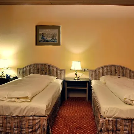 Zum Baecker Отель