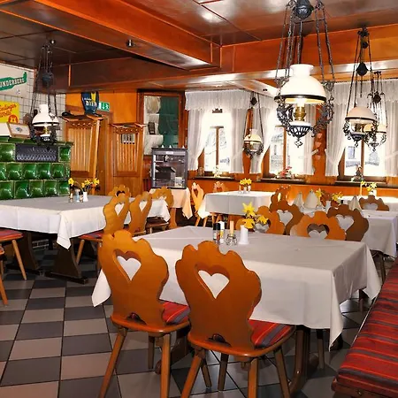 Zum Backer Hotel Udenhain