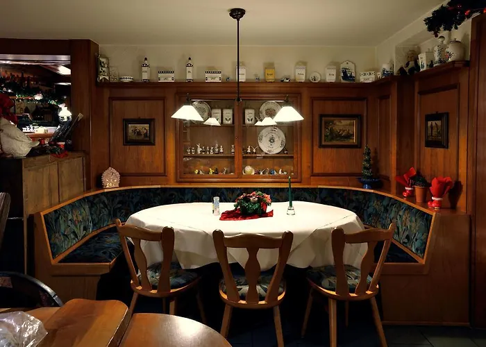 Zum Baecker Hotel Udenhain